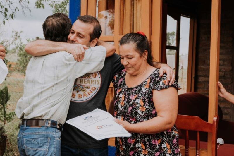 Herrera entregó títulos de propiedad en Campo Ramón y visitó el paso fronterizo Alba Posse - Porto Mauá