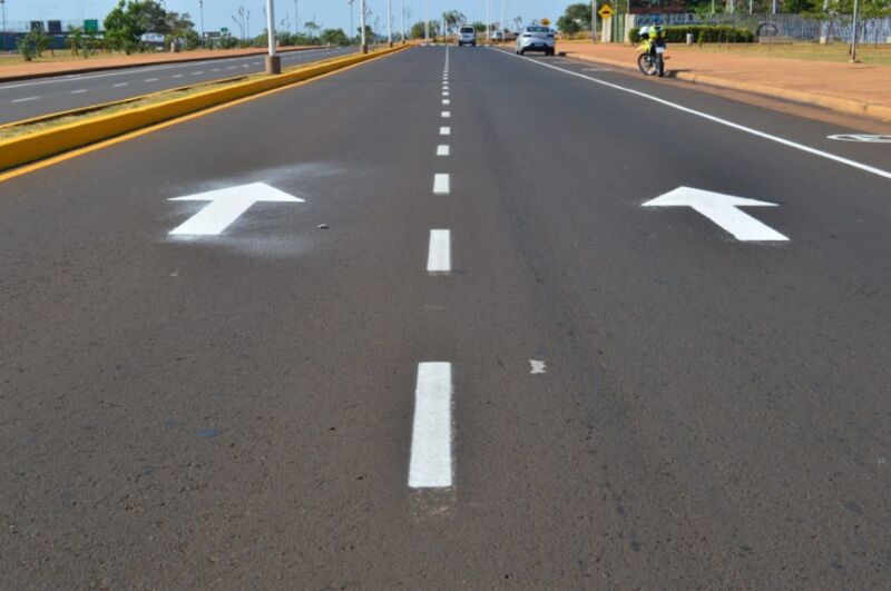 Realizan trabajos de demarcación en las calles de la avenida Costanera 2 4 - 5e70cd6c 2131 4f47 b43d 1d64fe463738 - 3