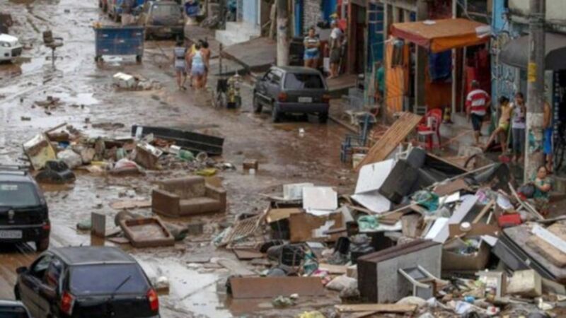 Brasil: para Bolsonaro, les faltó "visión" a quienes hicieron sus casas en zonas inundables 1 2 - 61f7d88ba41c8 900 - 1