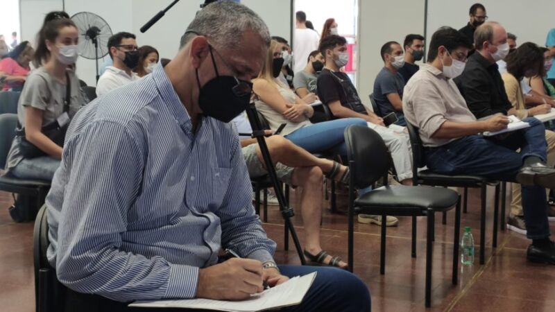 Audiencia pública en Posadas: Penayo criticó la falta de información y pidió escuchar a la gente 2 4 - Alberto Penayo Audiencia Publica 2 - 3