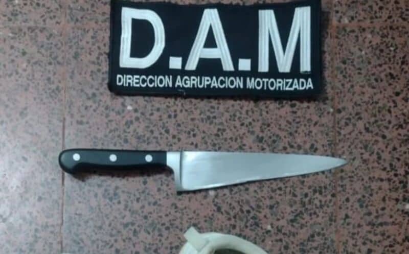 Detuvieron a un joven acusado de herir a su ex pareja con un cuchillo en Posadas 1 2 - Cuchillo secuestrado - 1