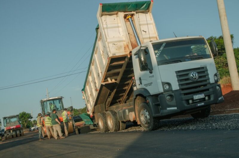 Vialidad provincial construirá 100 cuadras de cordón cuneta y empedrado en Oberá