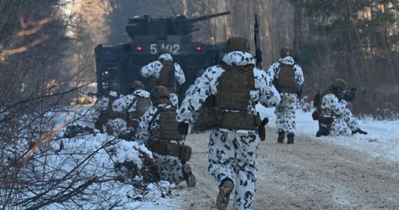 Fuerzas rusas tomaron una ciudad costera y vuelven a avanzar sobre Kiev