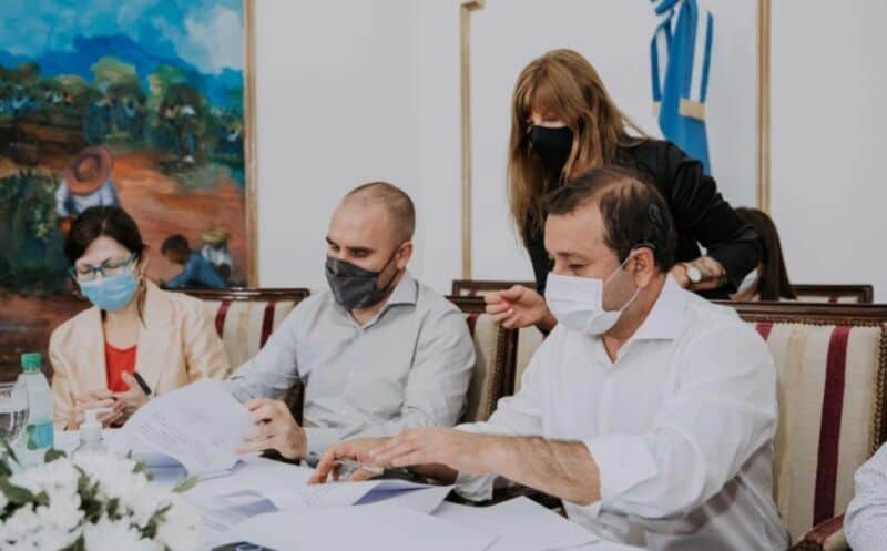Herrera y Guzmán firmaron convenios para financiar obras de infraestructura en Misiones