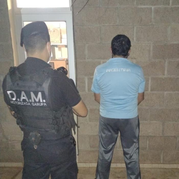 Garupá: intentó agredir a su pareja y policías motorizados lo detuvieron