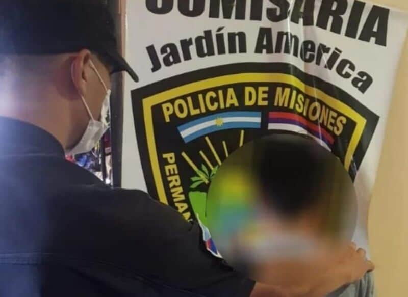 Demoraron a un menor y detuvieron a dos jóvenes por atacar a pedradas a un hombre en Jardín América