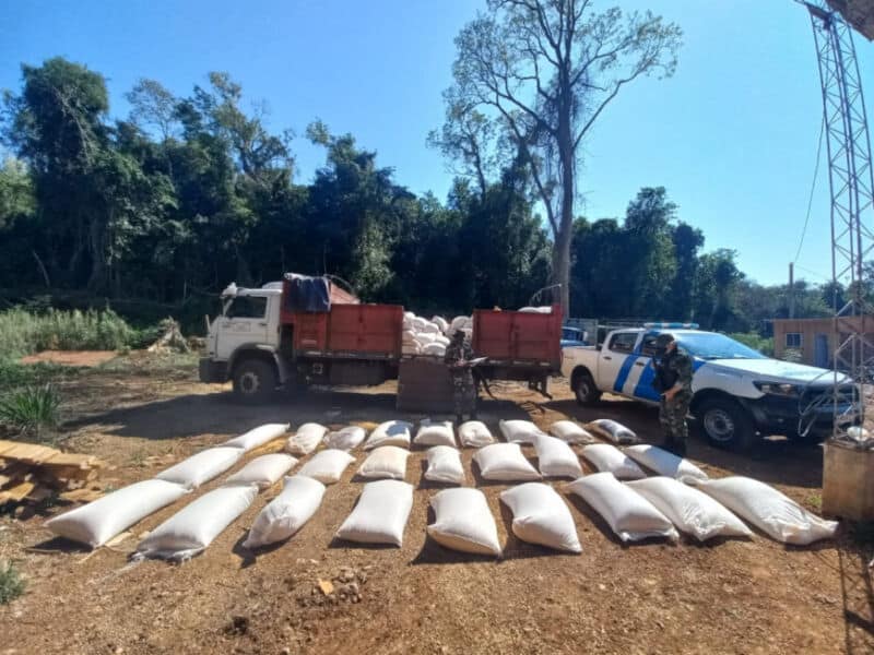 Nuevo golpe al contrabando en El Soberbio: decomisaron más de 10 toneladas de granos de maíz