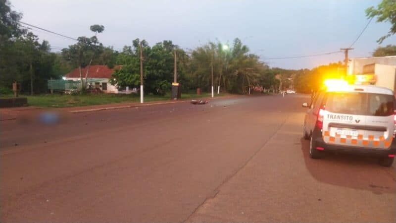 Eldorado: un motociclista está grave y su acompañante falleció tras ser embestidos por una camioneta