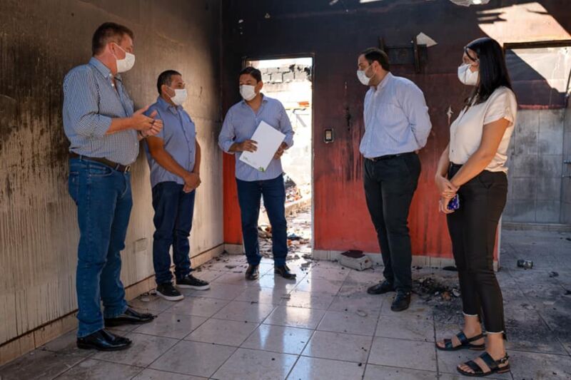 El IFAI entregó asistencia financiera a una peluquería incendiada en Alem 2 4 - asistencia financiera peluqueria 3 - 3