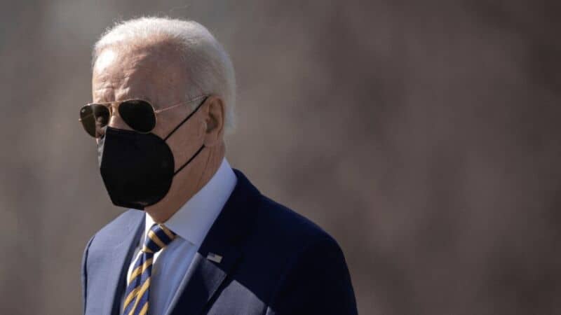 Biden “aconsejó” a estadounidenses en Ucrania que abandonen el país