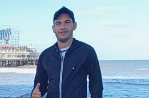 Familiares y policías buscan a un joven en Bernardo de Irigoyen