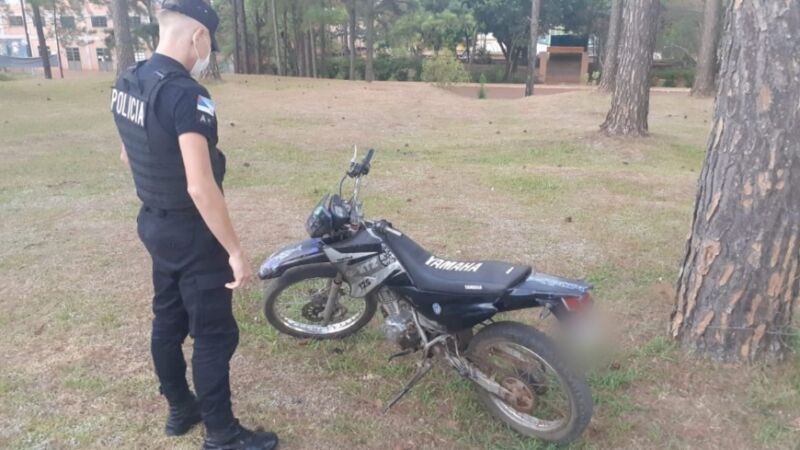 Un joven motociclista murió tras colisionar con una camioneta en una zona rural de Alberdi