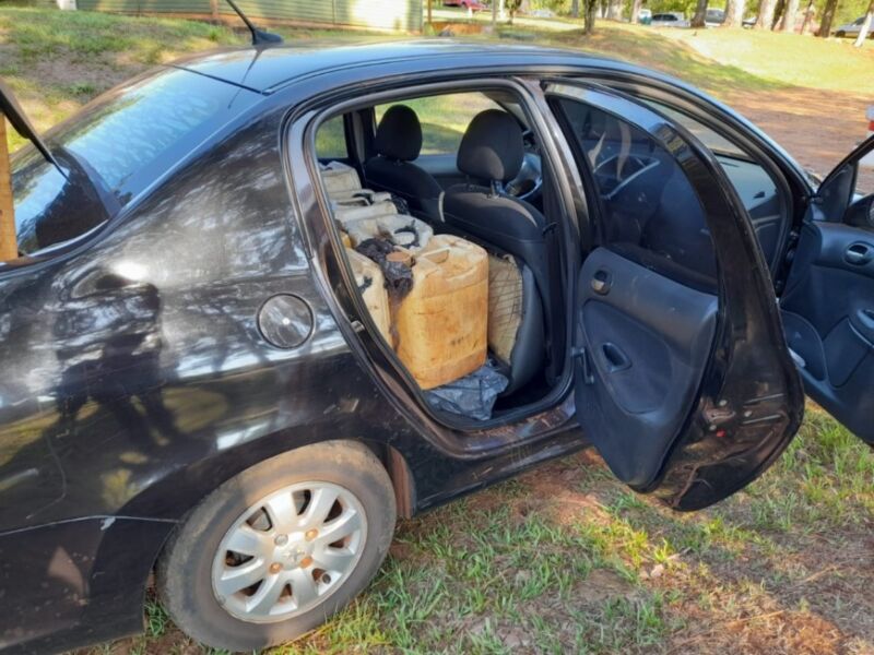 Retuvieron a un automovilista que transportaba combustible de manera irregular en El Alcázar 1 2 - combustible ilegal 2 - 1