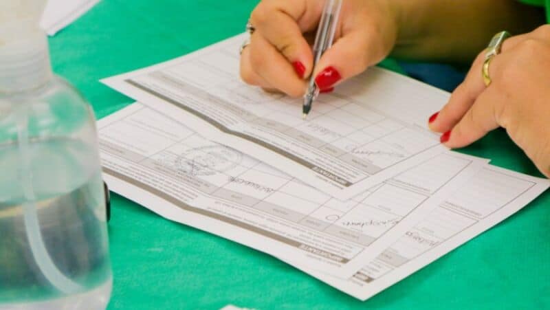 Operativo de vacunación para ingreso escolar en el CAPS municipal Las Rosas