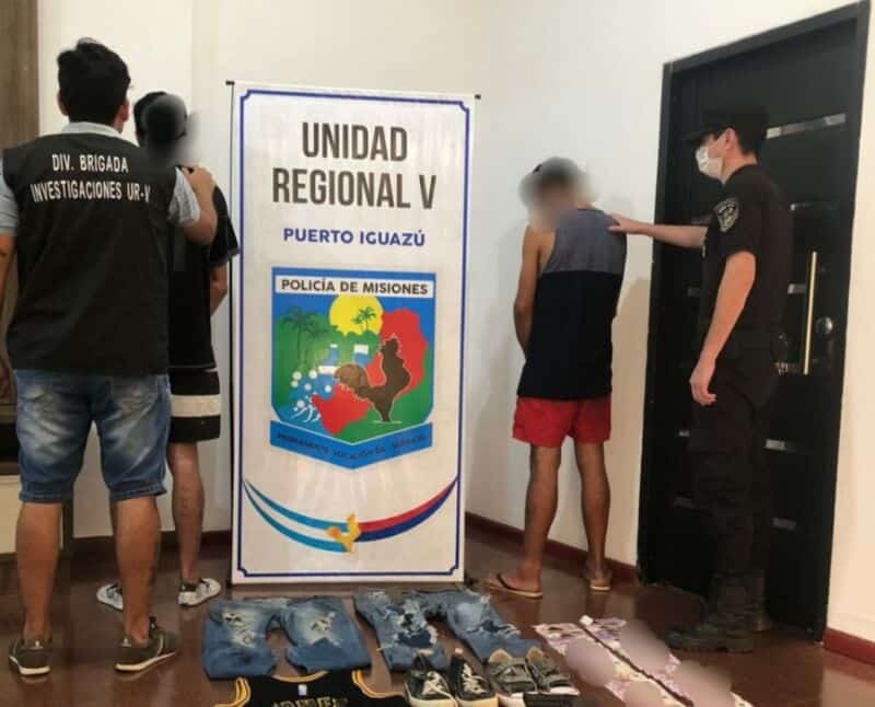 Iguazú: robaron a mano armada un local de artesanías y fueron detenidos