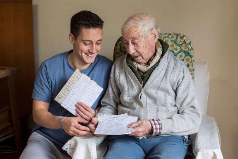 Murió Don Hernán, el abuelo fanático de Lionel Messi que anotaba sus goles en una libreta