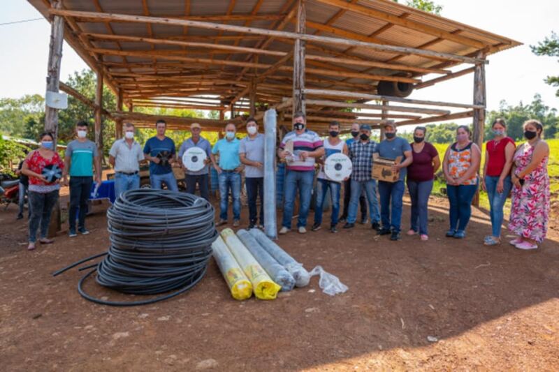 El IFAI entregó insumos y firmó convenio en el municipio de Caá Yarí 2 4 - firma convenio Ifai 3 - 3