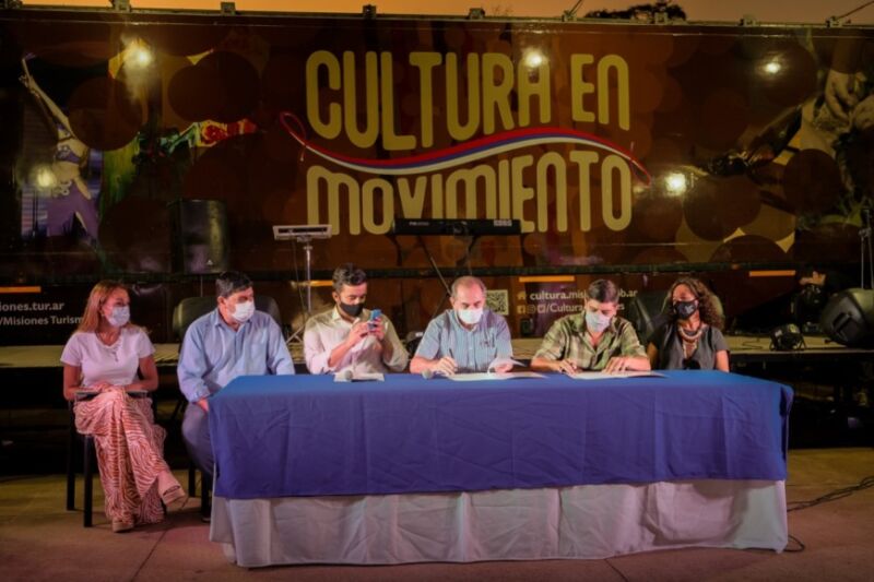 El Estado en tu barrio: Posadas y Nación profundizan articulaciones de cooperación 1 2 - firma de convenio 2 - 1
