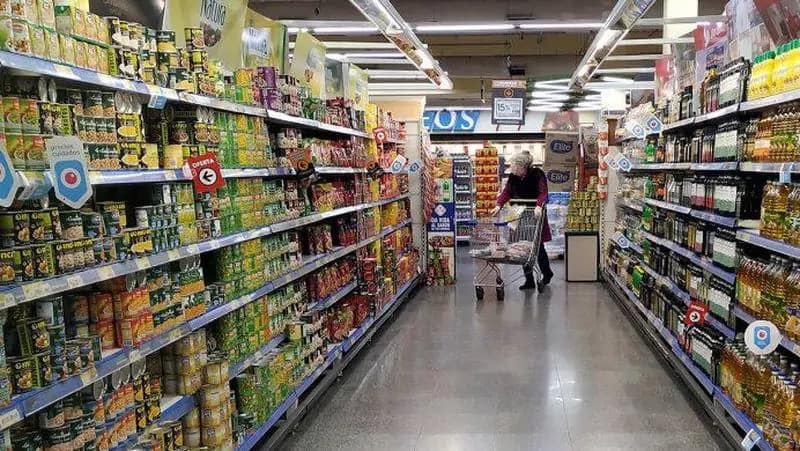 Consultores económicos subieron su proyección de inflación y esperan un aumento del 55% para 2022