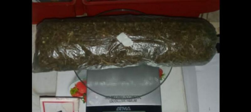 Campo Grande: sorprendieron a un presunto "dealer" de marihuana 1 2 - marihuana 2 - 1