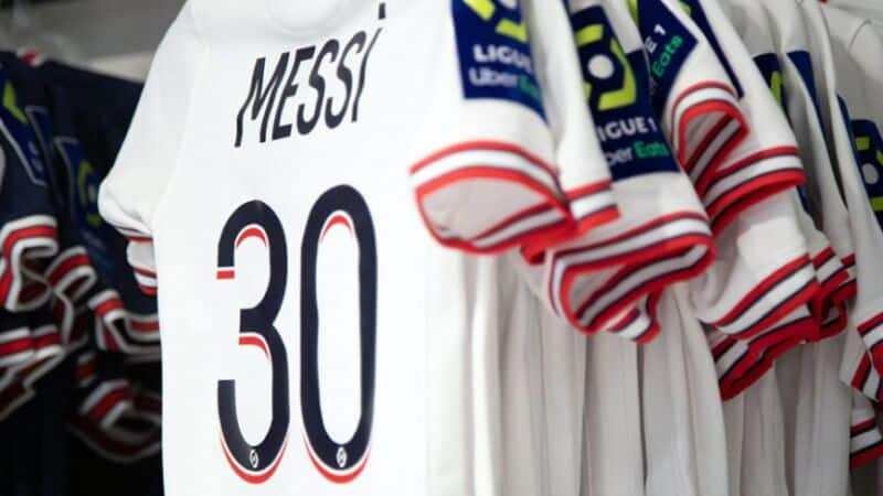 Messi presentó la nueva camiseta del PSG inspirada en Michael Jordan