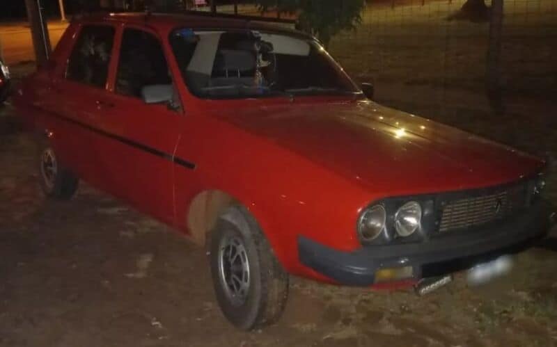 Detuvieron a tres jóvenes que habrían robado un celular a punta de cuchillo