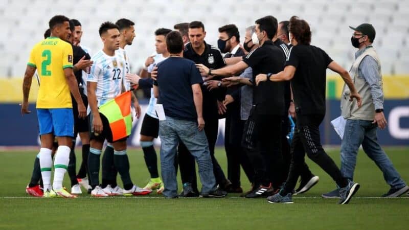 La semana que viene se define si Argentina debe jugar o no contra Brasil el partido suspendido