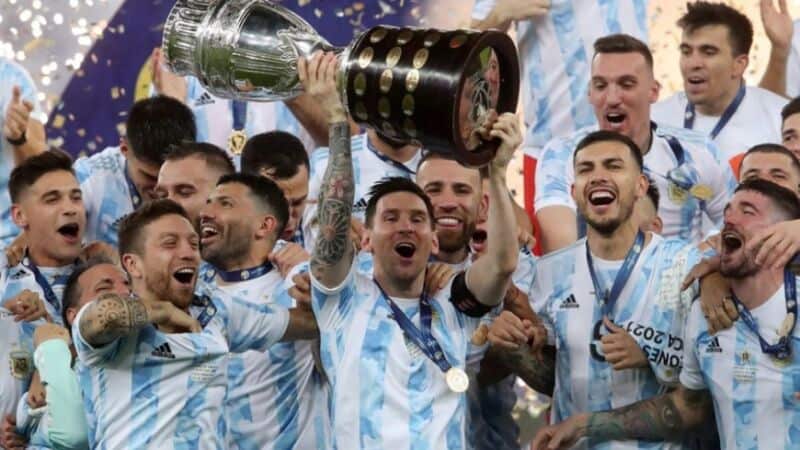 La selección argentina de fútbol está nominada como 