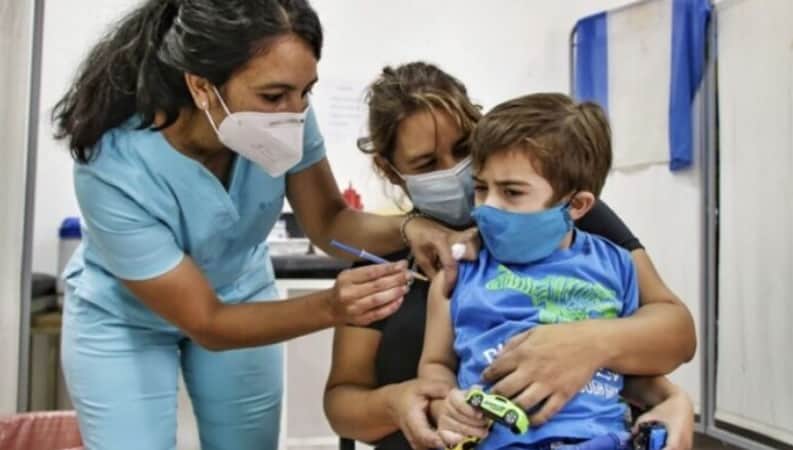 Las provincias refuerzan la vacunación en niños y adolescentes ante el inicio de las clases