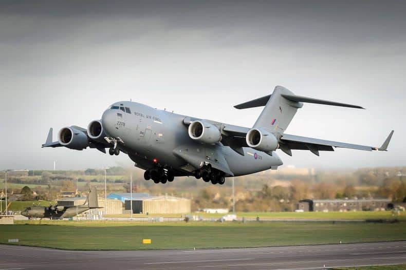 Argentina reclamó a Bolsonaro por siete vuelos militares británicos entre Brasil y Malvinas