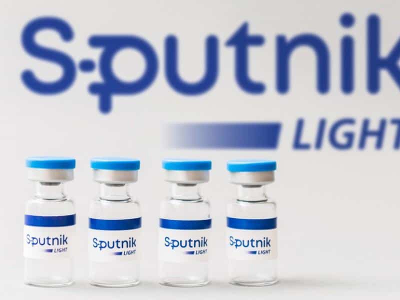 Resaltan que la combinación de vacunas AstraZeneca y Sputnik Light es segura