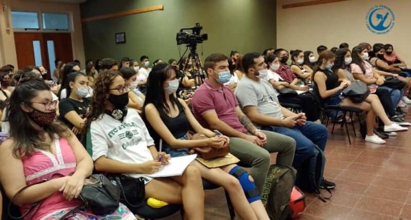 UNaM: la Facultad de Humanidades recupera la presencialidad plena progresivamente en el 2022
