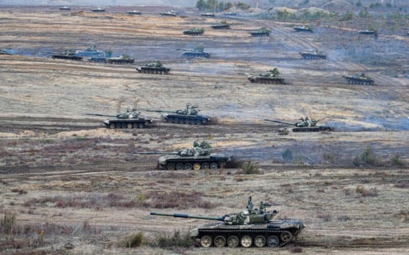 Rusia anticipó más ataques a Kiev: avanza con una columna de 60 kilómetros de artillería