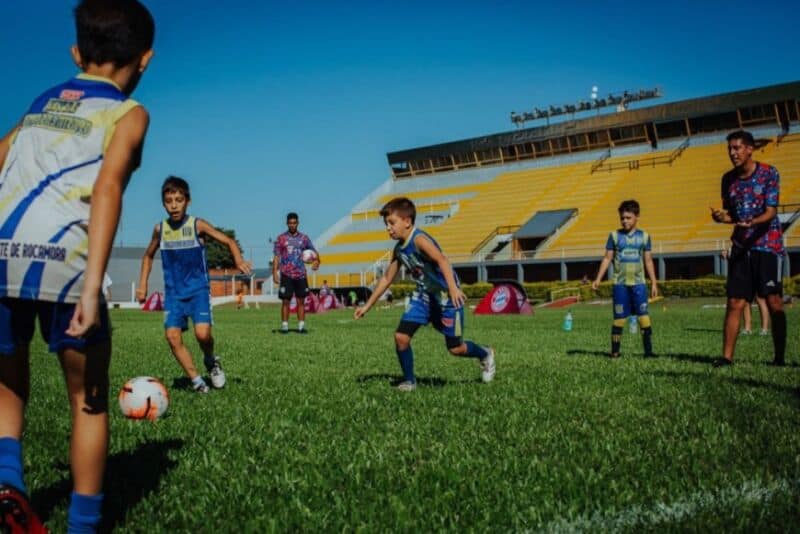 Continúan a paso firme las capacitaciones dictadas por el Baryern Múnich para chicos y entrenadores en Misiones