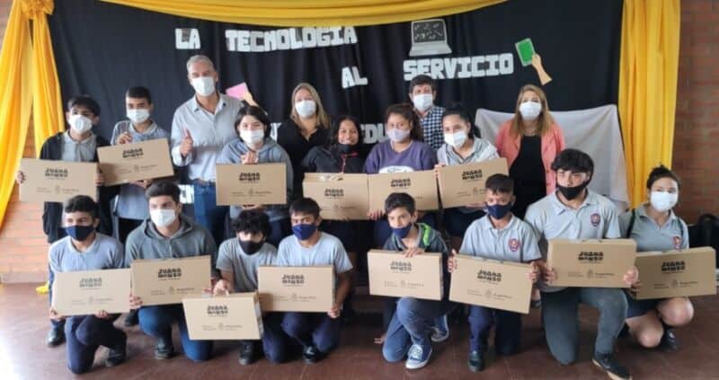 Estudiantes misioneros recibieron las netbooks del programa 