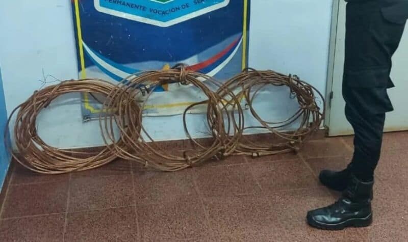 Joven detenido y elementos recuperados en Jardín América 1 2 - Elementos recuperados - 1