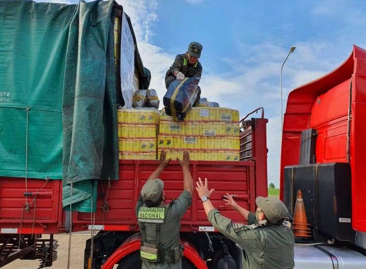 Gendarmes decomisaron más de 200 kilos de marihuana en el ingreso a Misiones y aprehendieron a un hombre 1 2 - Marihuana 2 1 - 1
