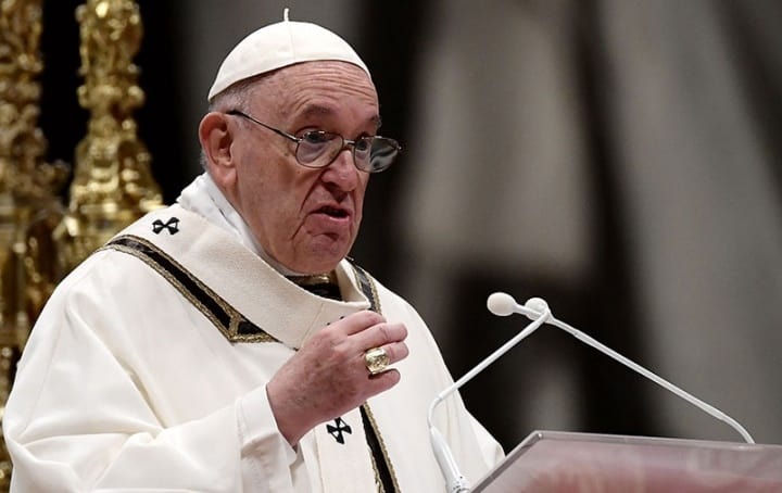 Francisco: «Es triste que las armas tomen el lugar de las palabras»