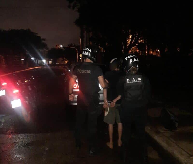 Terminó preso tras robar un celular a punta de cuchillo