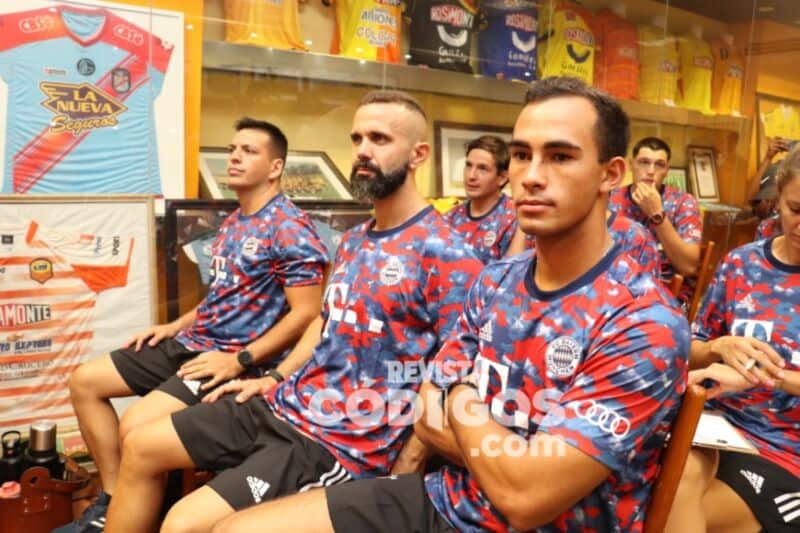 Herrera inauguró el curso de capacitaciones de fútbol dictado por el Bayern Múnich en Misiones 11 22 - WhatsApp Image 2022 03 07 at 11.00.09 2 - 21