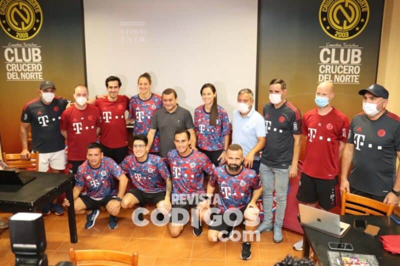 Herrera inauguró el curso de capacitaciones de fútbol dictado por el Bayern Múnich en Misiones 4 8 - WhatsApp Image 2022 03 07 at 11.00.11 1 - 7