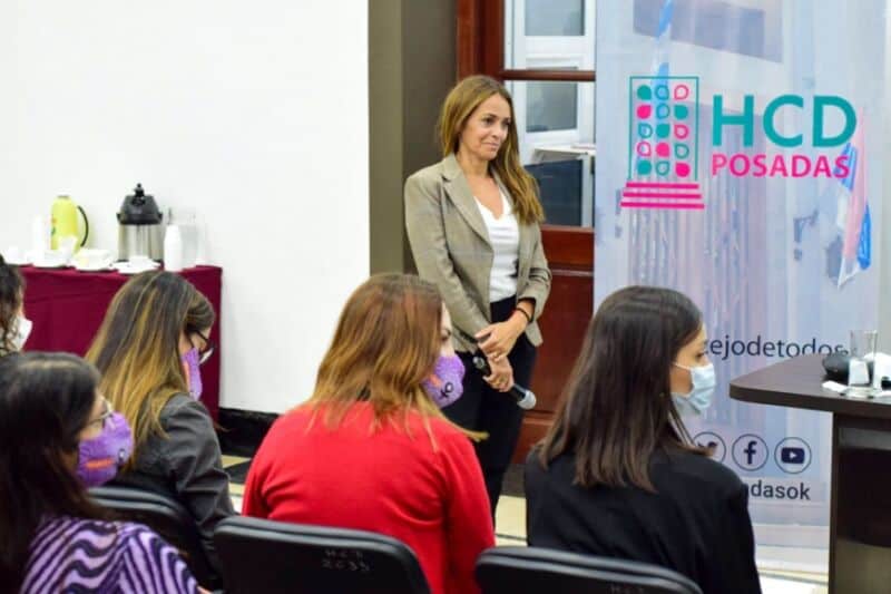 Parlamentarias posadeñas se interiorizaron en la labor municipal y legislativa 6 12 - concejo deliberante parlamentarias 7 - 11