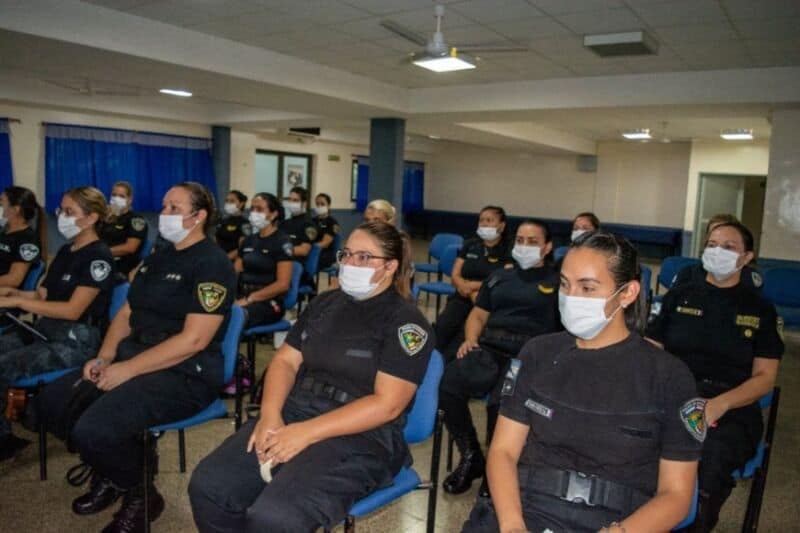 Comenzó el taller de actualización de manejo de armas destinado al personal policial femenino