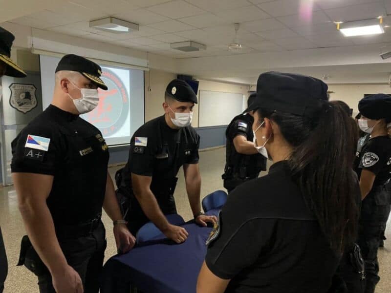 Comenzó el taller de actualización de manejo de armas destinado al personal policial femenino 9 18 - curso 3 - 17