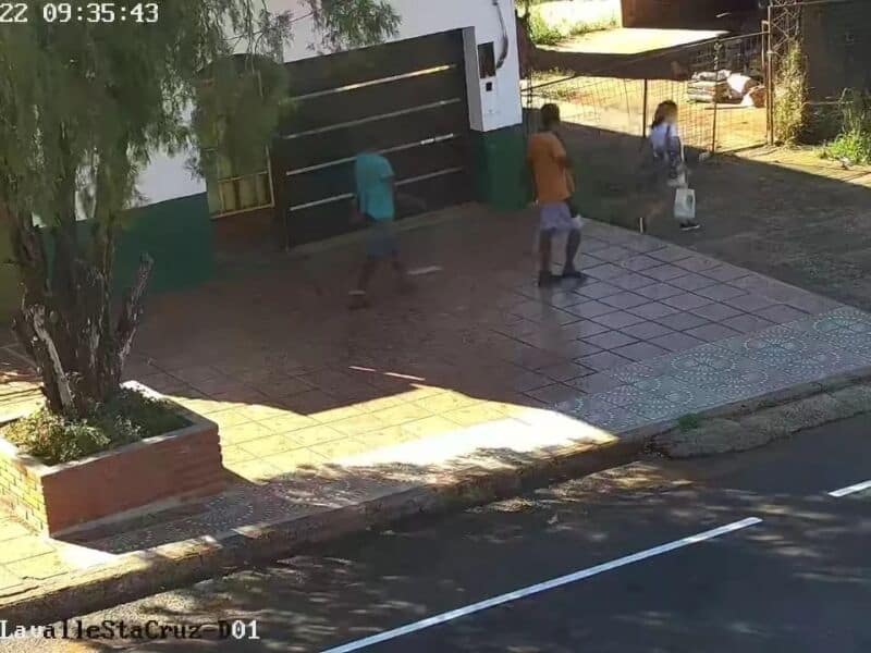 Dos detenidos al ser captados por cámaras de seguridad cuando intentaban robar a una joven en Posadas 2 4 - detenido2 - 3