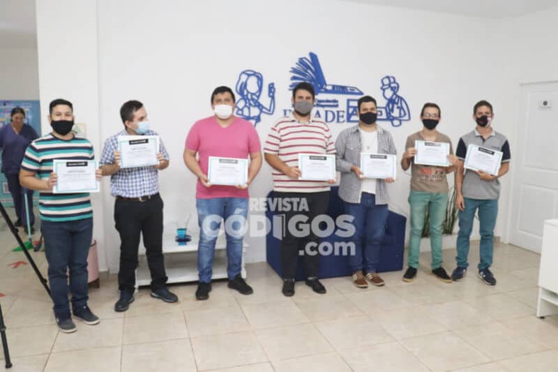 Entregaron certificados a estudiantes del curso de reparación de impresoras dictado por el Incade