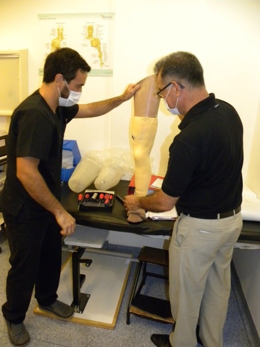 Hospital Escuela: avanzan con la entrega permanente de prótesis 4 8 - entrega de protesis5 - 7