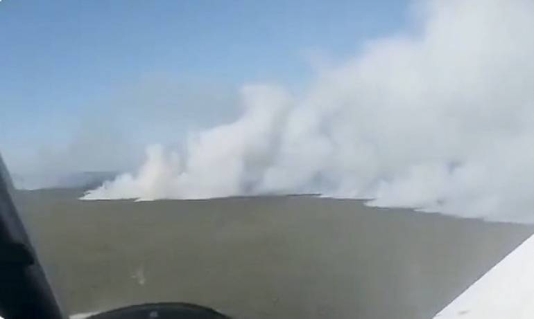 Corrientes: aviones hidrantes y dotaciones de bomberos para controlar nuevos focos de incendios