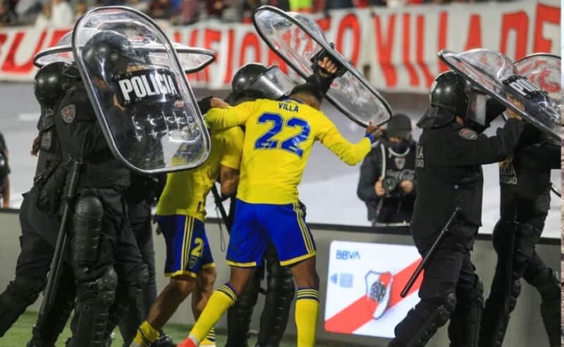 Analizan clausurar el Monumental tras los incidentes en el Superclásico