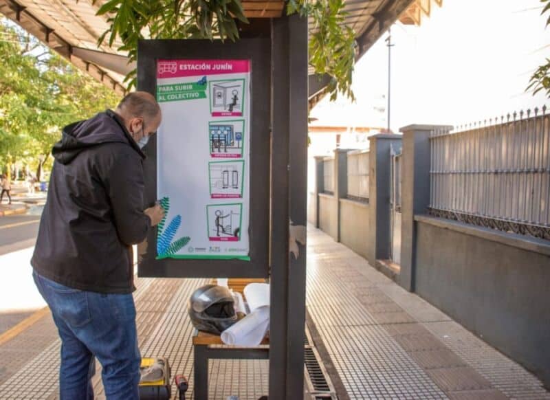 Posadas: instalan señaléticas para personas con TEA 1 2 - paradas 2 - 1